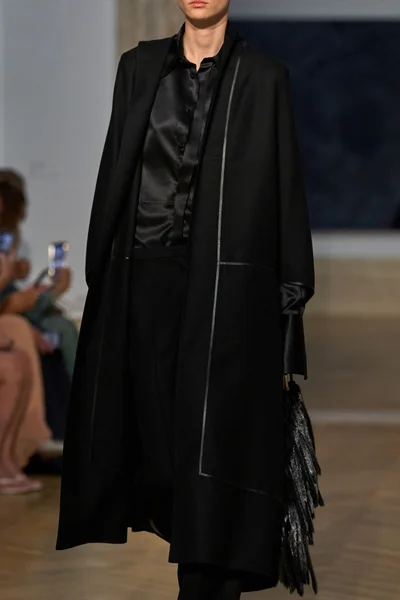 Look 94